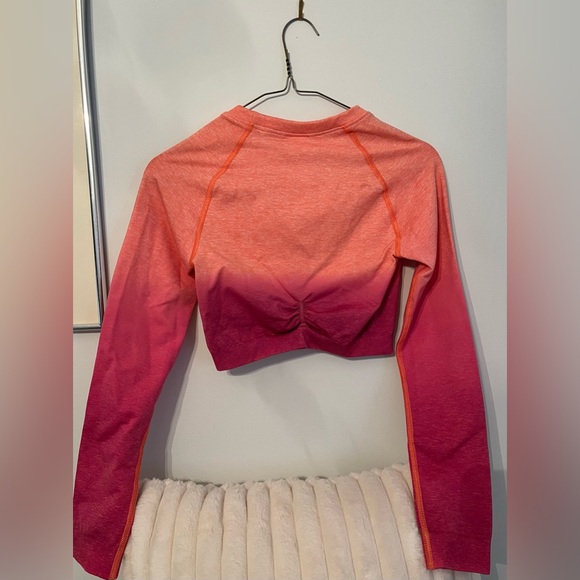 Ombré Gymshark Long Sleeve Crop Top - Picture 2 of 2